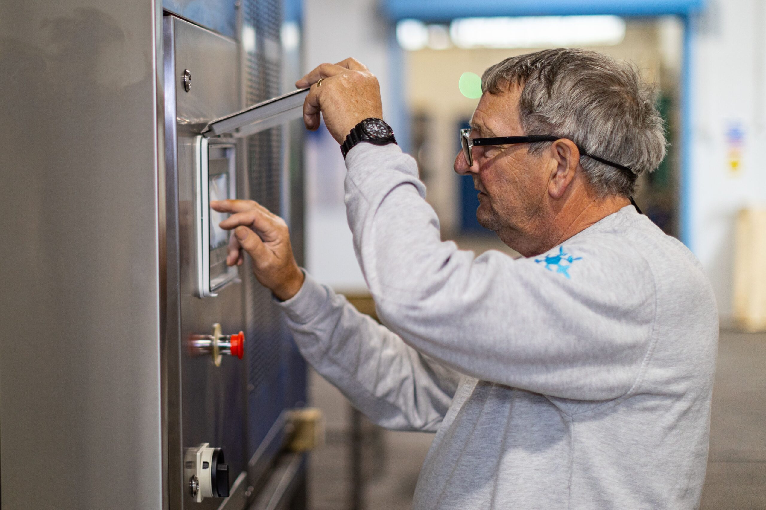 Industrial Ice Machine, Keeping Industrial Ice Machines Running Smoothly with Servicing, Ice Systems